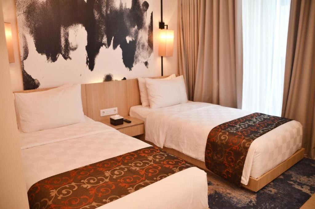 Louis Kienne Cikarang Hotel & Service Apartment Bekasi Zewnętrze zdjęcie