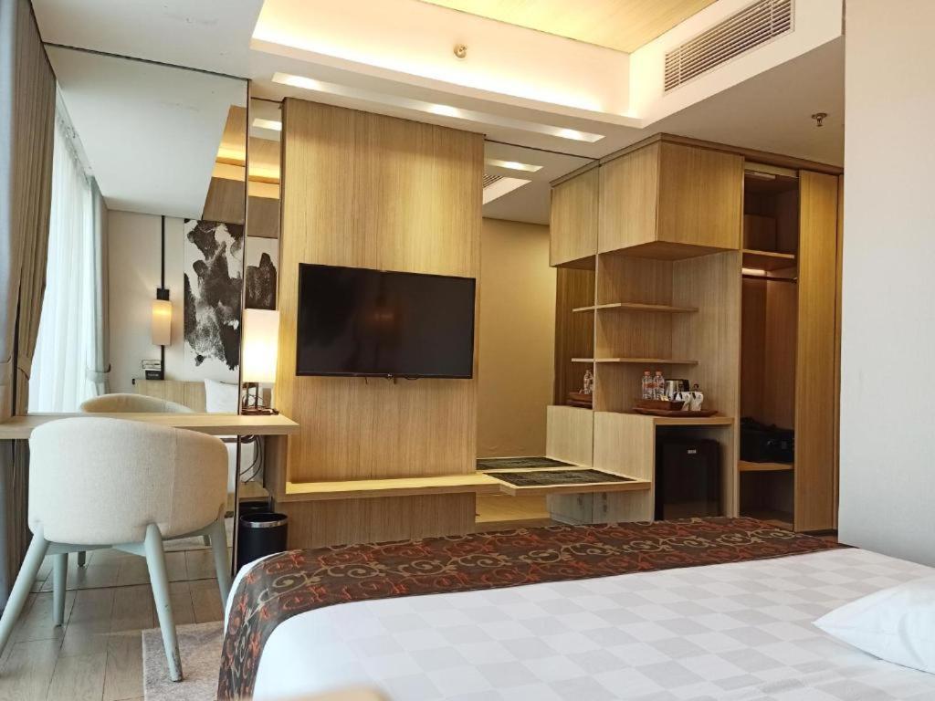 Louis Kienne Cikarang Hotel & Service Apartment Bekasi Zewnętrze zdjęcie