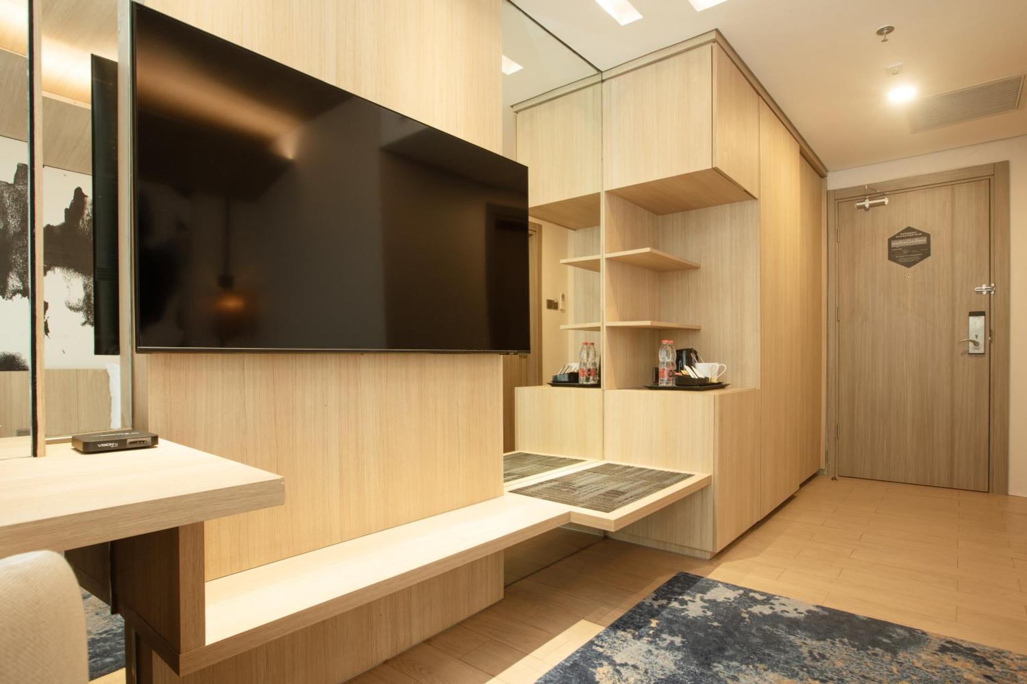 Louis Kienne Cikarang Hotel & Service Apartment Bekasi Zewnętrze zdjęcie